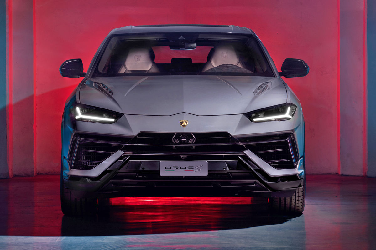 New Urus S Unveiled with Performante Power