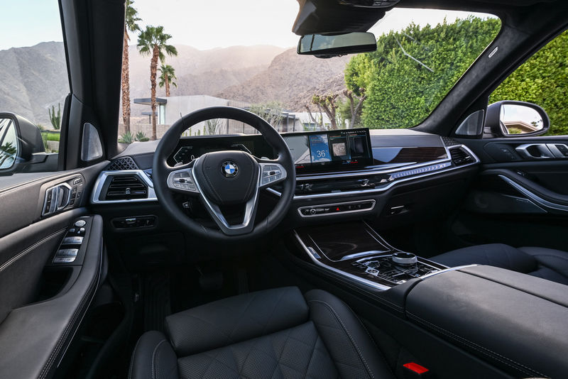 BMW X7 facelift interior