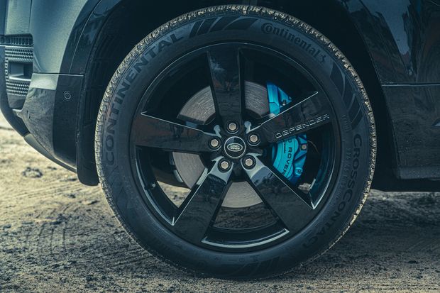 Land Rover Defender V8 (2022) Review