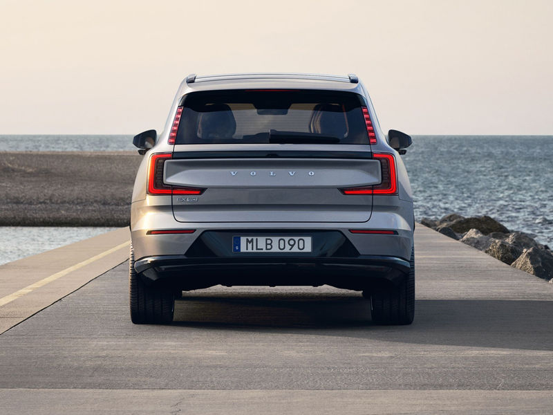 New Volvo EX90 Revealed As Flagship Electric SUV