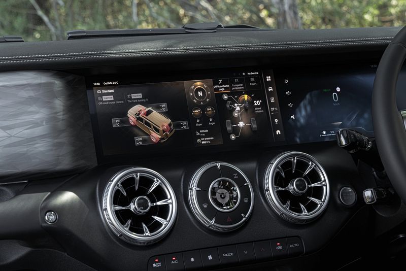 The touchscreen infotainment screen of the GWM Tank 300, which displays off-road-mode graphics. 