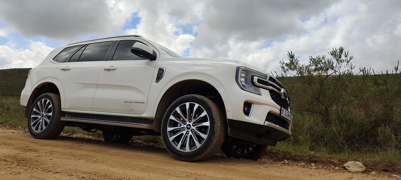2023 Ford Everest 3.0 V6 AWD Platinum is fitted with 20-inch alloy wheels.