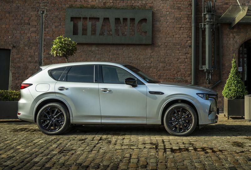Mazda CX-60 is offered with inline 6-cylinder petrol and diesel engines abroad.