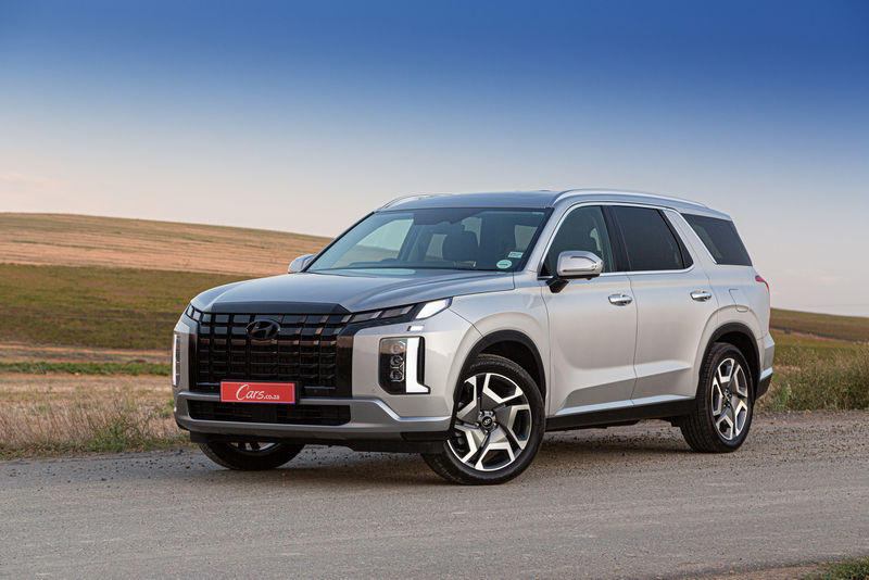 2023 Hyundai Palisade front three-quarter view.