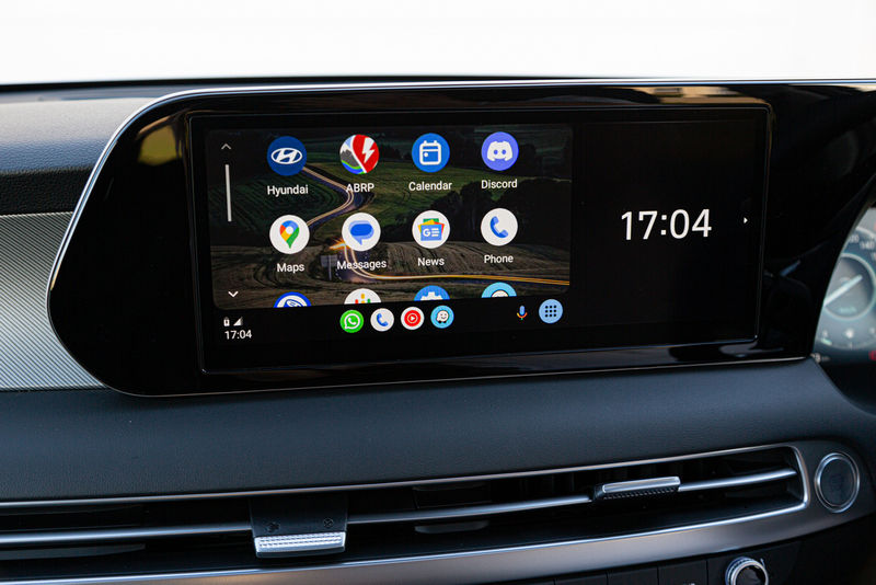 2023 Hyundai Palisade 12-inch infotainment touchscreen.