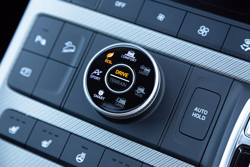 2023 Hyundai Palisade drive-mode selector knob.