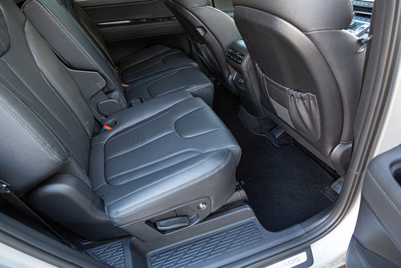 2023 Hyundai Palisade 2nd-row seats.