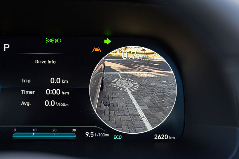 2023 Hyundai Palisade blind-spot monitor.