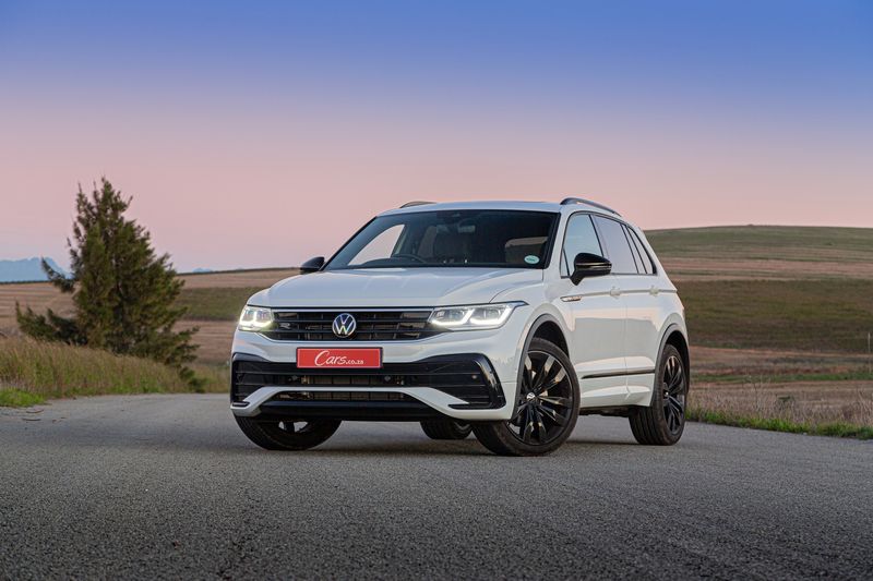 Volkswagen Tiguan Diesel front three-quarter view.