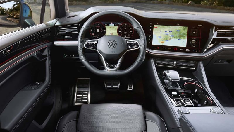 Volkswagen Touareg Gets Stylish Facelift, Coming to SA in 2024