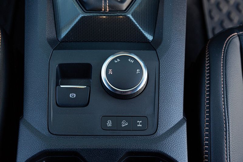 The 4A setting of the Volkswagen Amarok is useful in variable on- and off-road conditions.