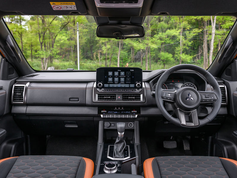 New Mitsubishi Triton cabin