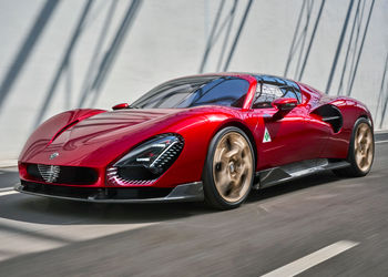 New (R40m?) Alfa Romeo 33 Stradale Revealed