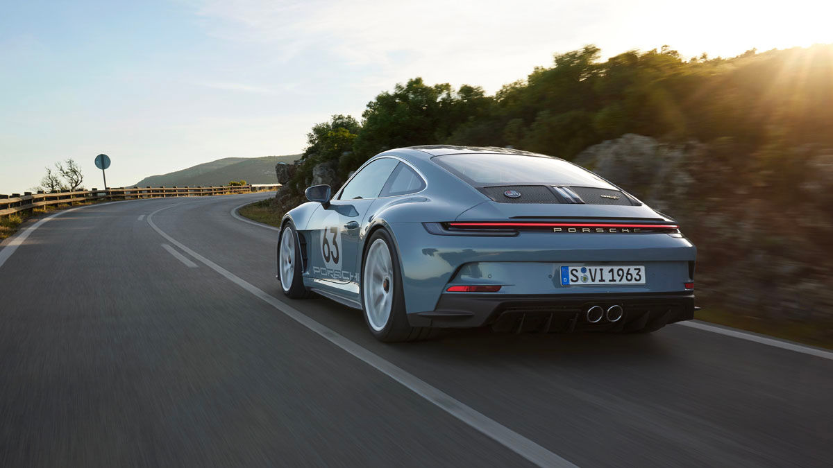 Porsche 911 S/T (2023) Price & Specs