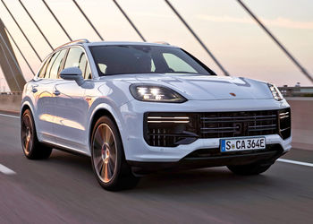 Porsche Cayenne Platinum Edition (2022) Launch Drive