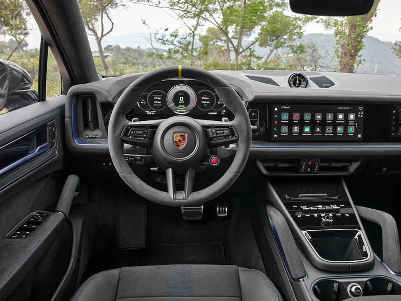 Porsche Cayenne Turbo E-Hybrid interior
