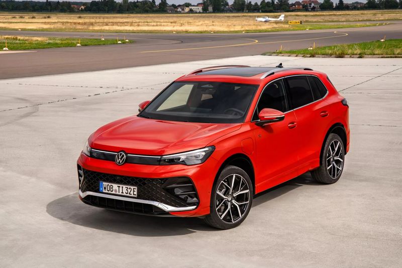 new 2024 Volkswagen Tiguan 
