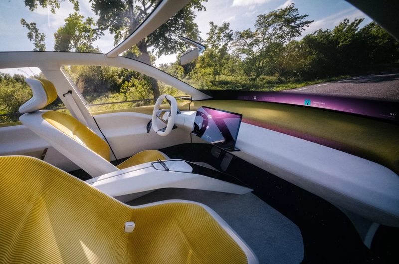 BMW Vision Neue Klasse Concept Previews Next-Gen BMW Vehicles