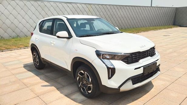 Facelifted Kia Sonet Leaks Early