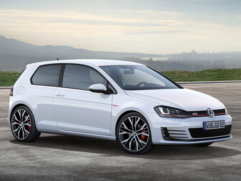 VW Golf GTI Clubsport Revealed With Nearly 300 HP, Still FWD
