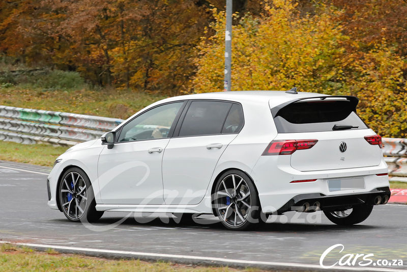 Spy Shots 2025 Volkswagen Golf R