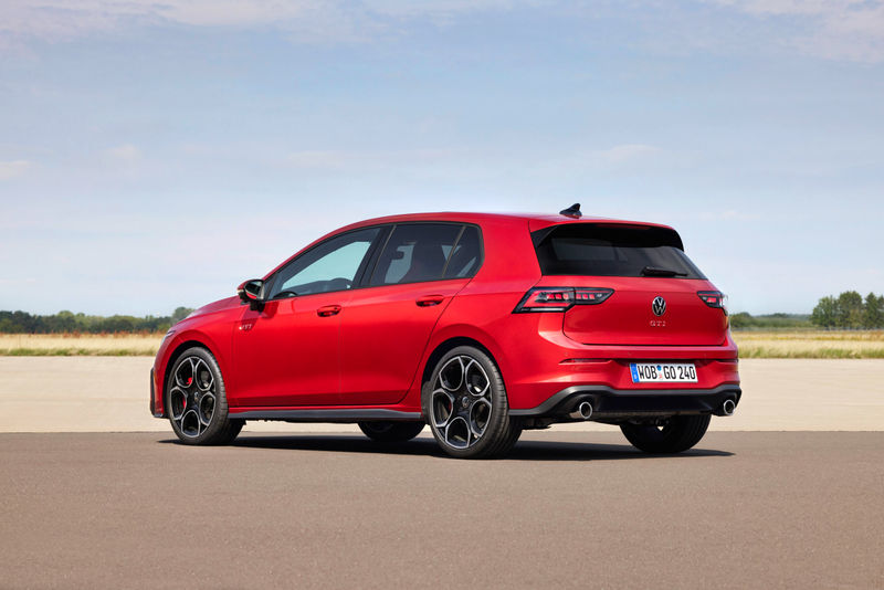 2024 Volkswagen Golf 8.5 rear