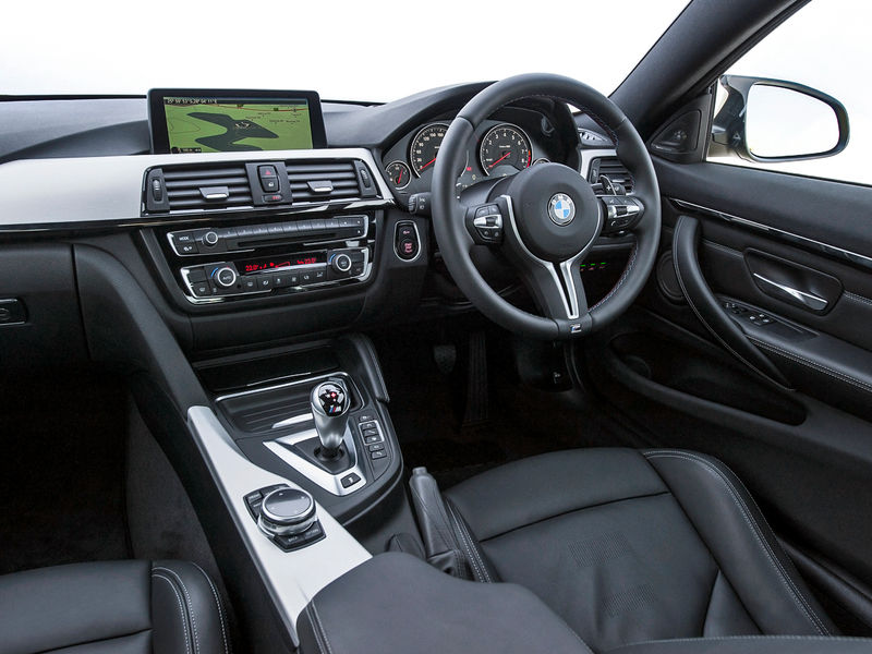 F82 BMW M4 pre-facelift cabin