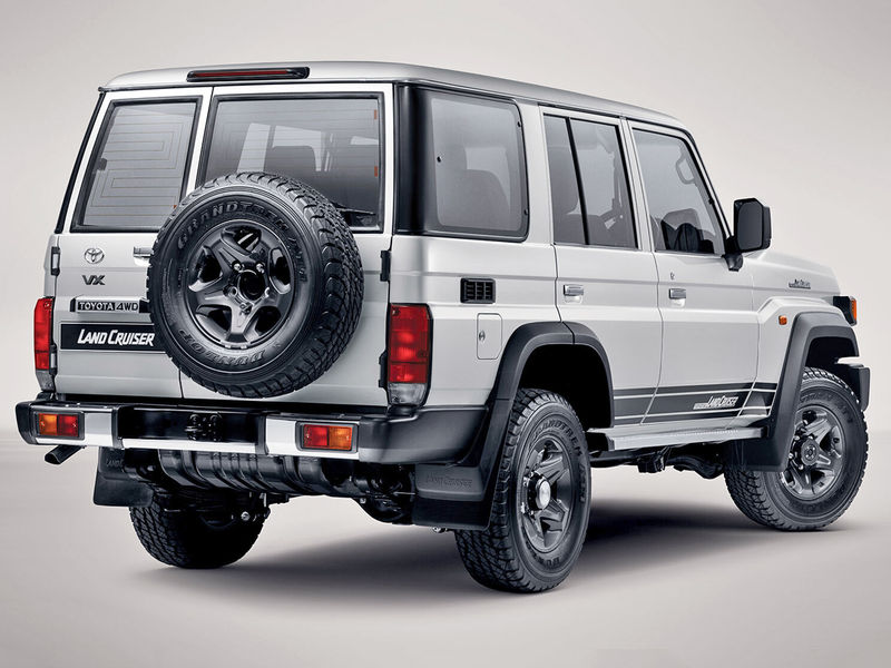 Toyota Land Cruiser 76 rear three quarter