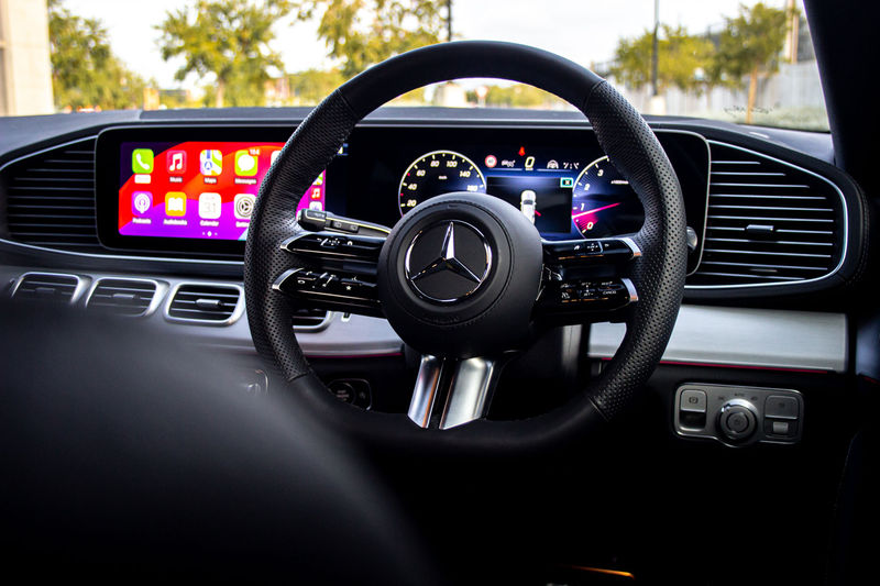 2024 Mercedes-Benz GLS cockpit.