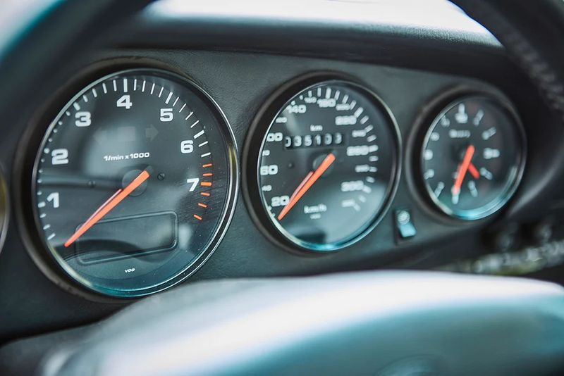 Porsche 911 (993) GT2 instrument cluster