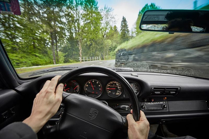 Behind the wheel of a Porsche 911 (993) GT2