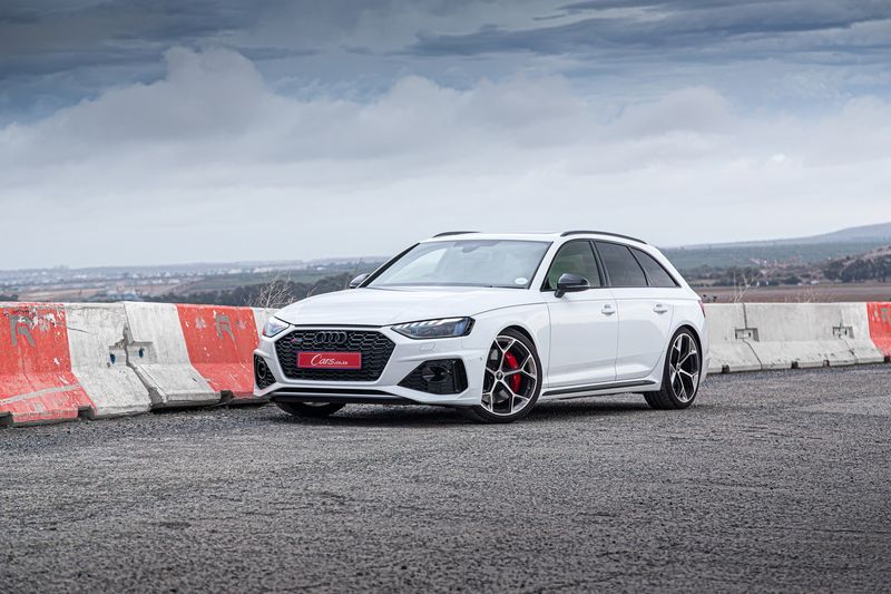 Audi RS4 Avant front three-quarter angle.