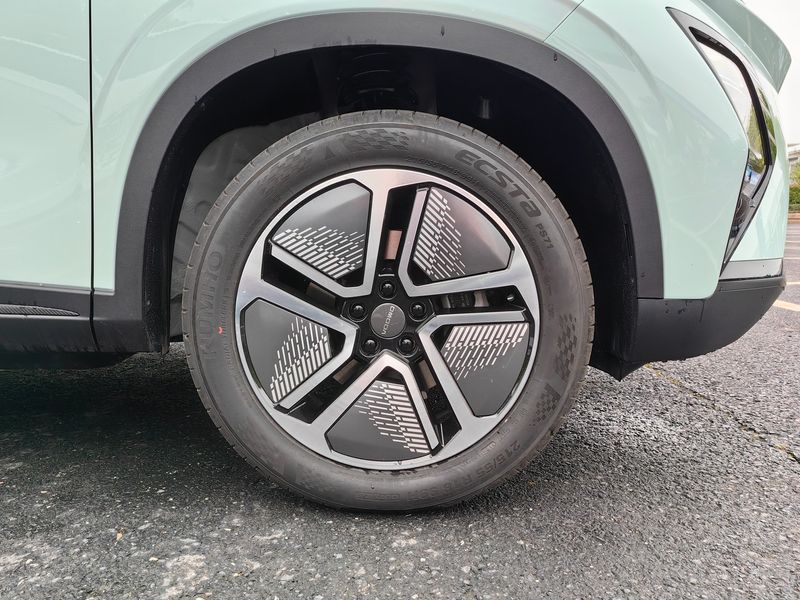 Omoda E5 wheel