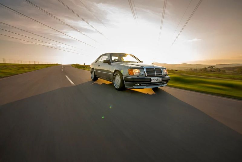 Mercedes-Benz 560CE front three-quarter view