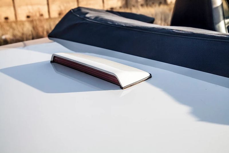 Porsche 944 Cabriolet high-mounted brake light