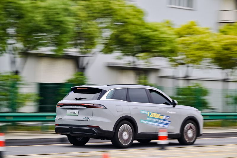 Chery Tiggo 9 PHEV accelerate
