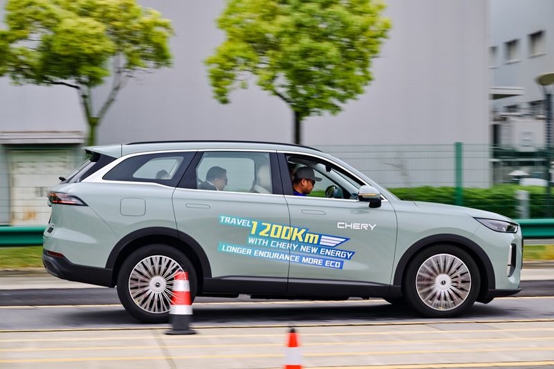 Chery Tiggo 9 PHEV braking