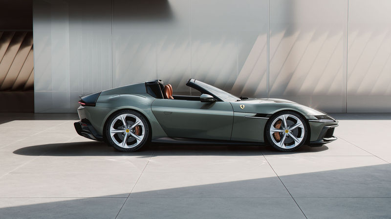 Ferrari 12Cilindri Spider profile view.