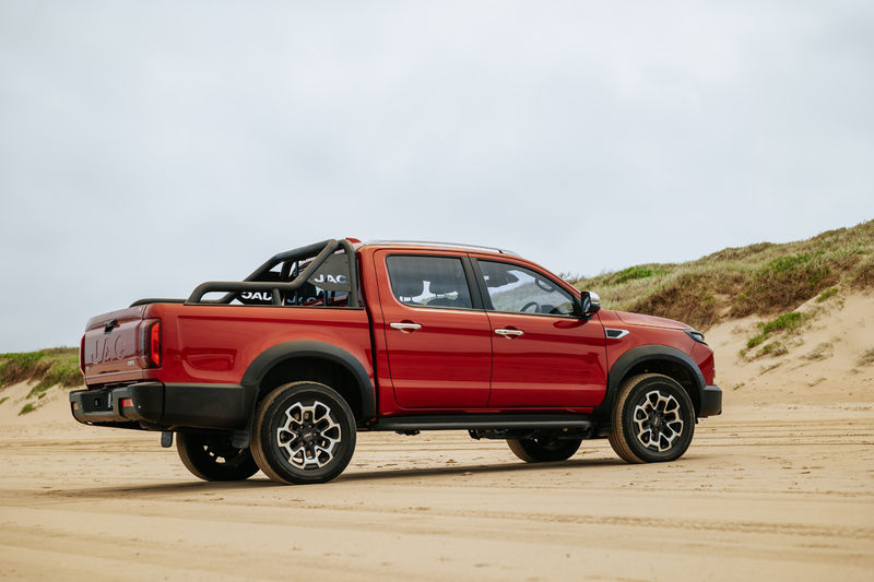 JAC T9 profile view