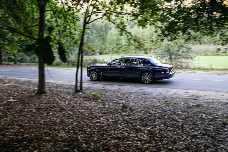 Rolls-Royce Phantom Limelight Collection profile tracking shot