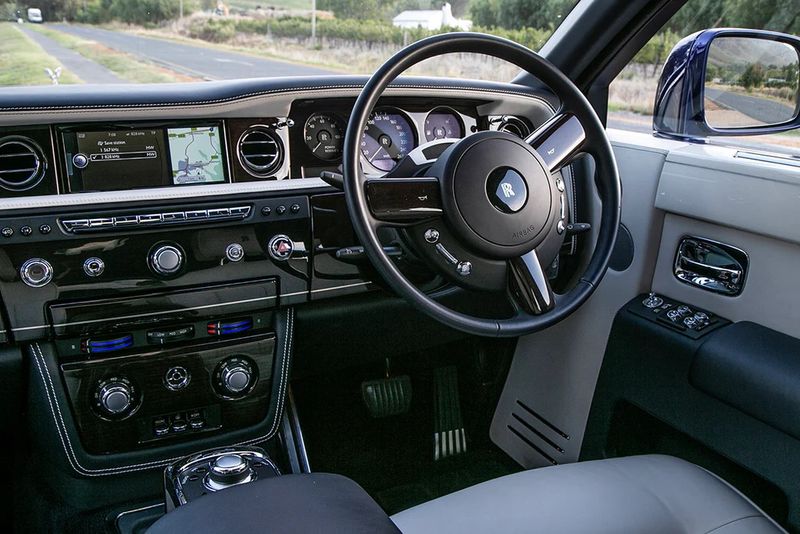 Rolls-Royce Phantom Limelight Collection steering wheel and fascia