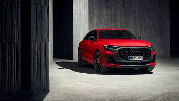Audi RSQ8 Performance Unleashed