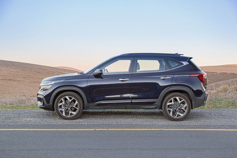 2024 Kia Seltos profile view
