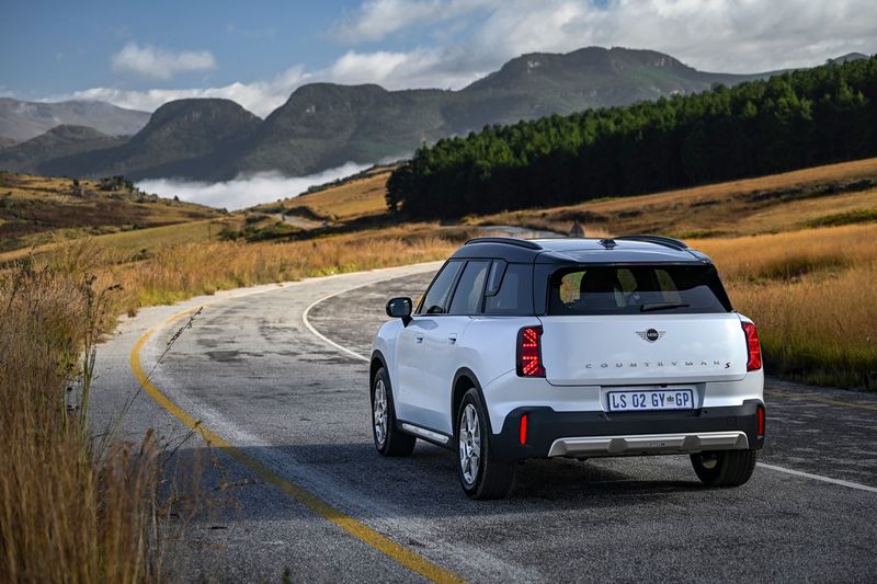 Mini-Countryman-2025-rear