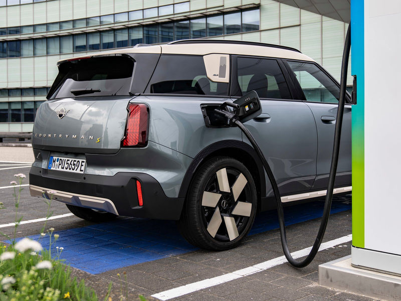 Electric Mini Countryman charging