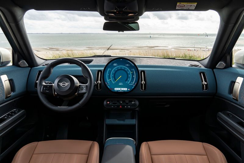 Electric Mini Countryman cabin