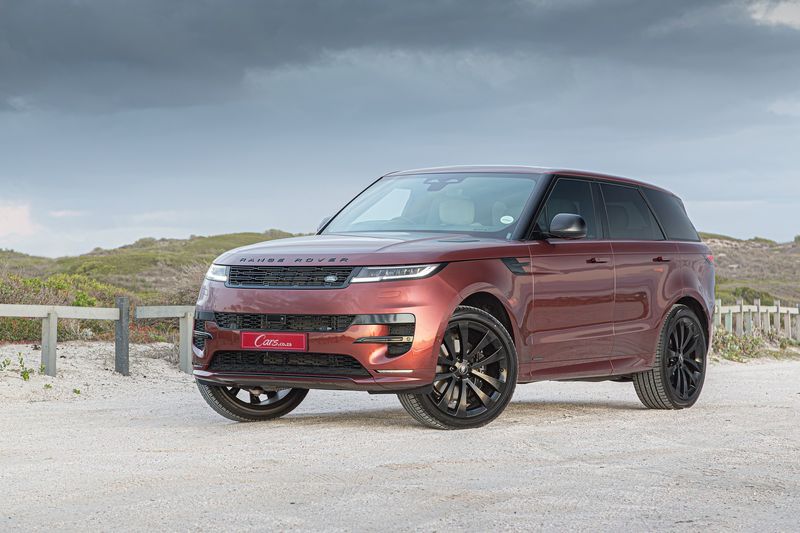 Range Rover Sport D350 Autobiography – front three-quarter view