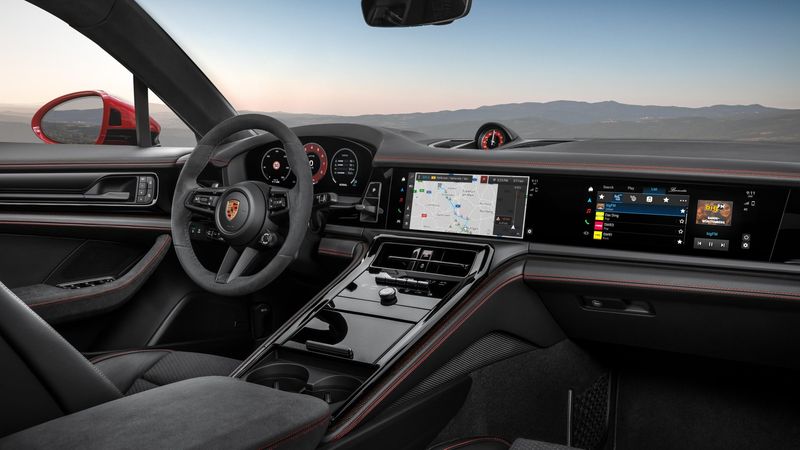 Porsche Panamera GTS interior