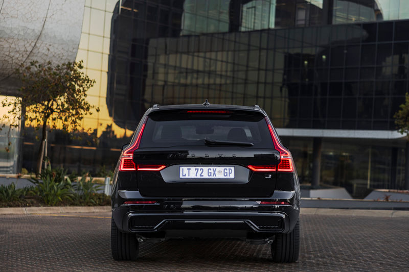 Volvo XC60 Black Edition rear view
