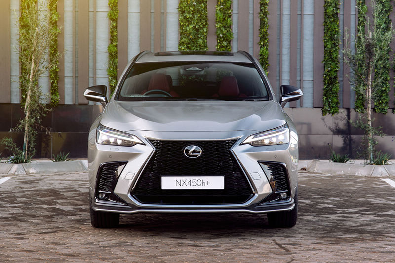 Lexus NX 450h+ F Sport front view. 